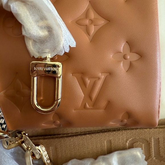 NEW IN BOX LV Coussin PM size camel color - Picture 6 of 11